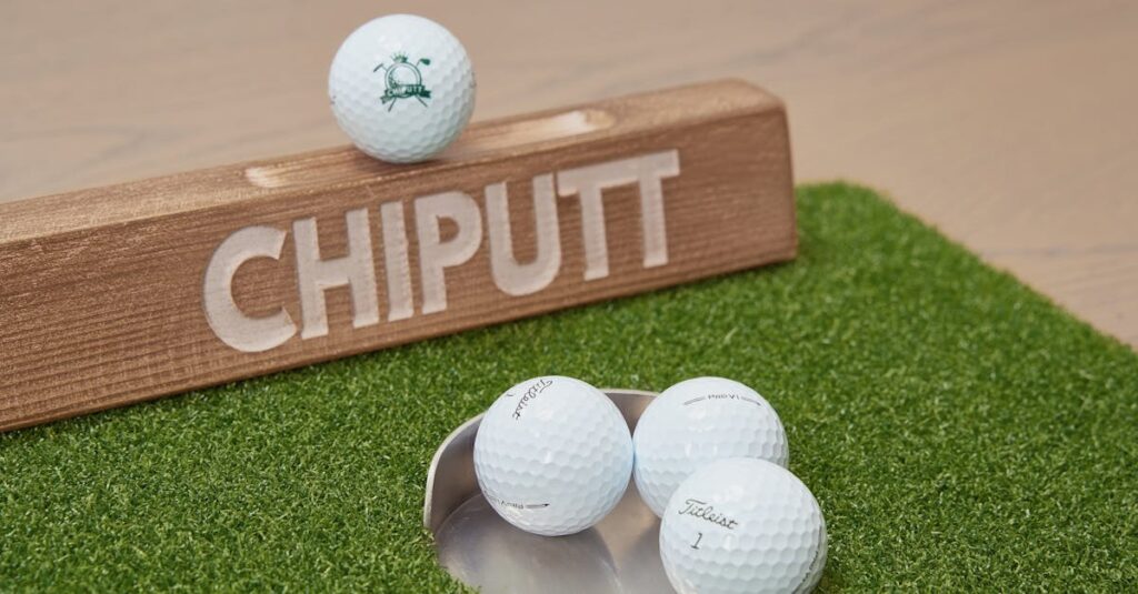 最新のシミュレーターを導入したスマートゴルフの練習風景を示す画像。従来の打ちっぱなしやシミュレーションゴルフとの違いを直感的に理解できるように表現。