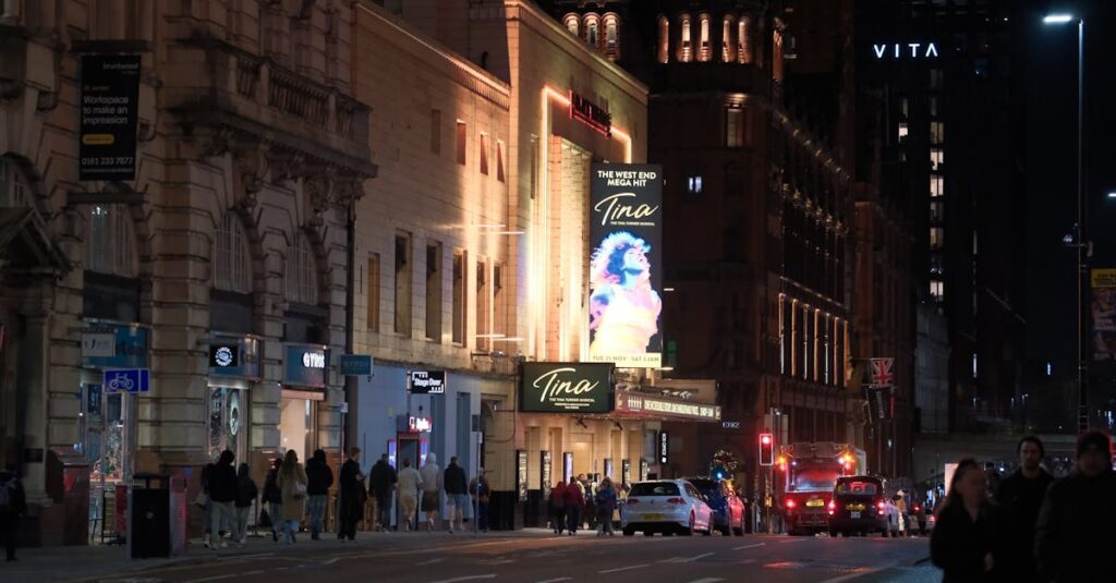 予約が集中して埋まってしまうスマートゴルフのシステム的な課題や需要過多の状況をイメージした図解。