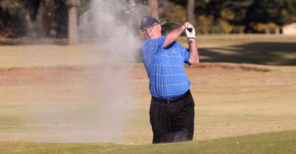 クラブ軌道を視覚的に確認して正しいスイングラインを身につける練習風景