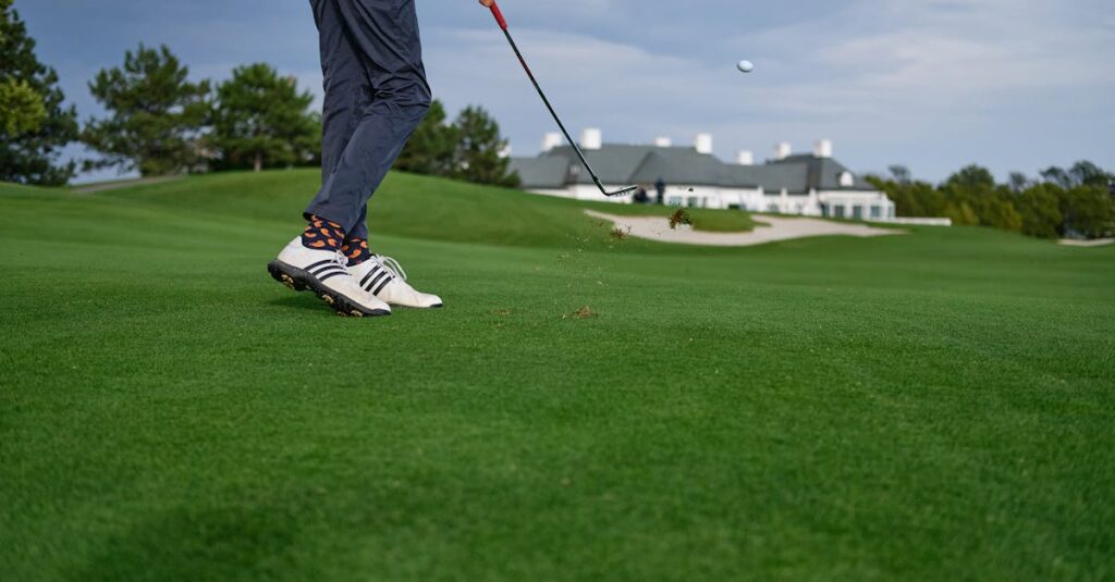 再現性の高いゴルフスイングを体に覚え込ませることが重要であることを示す画像