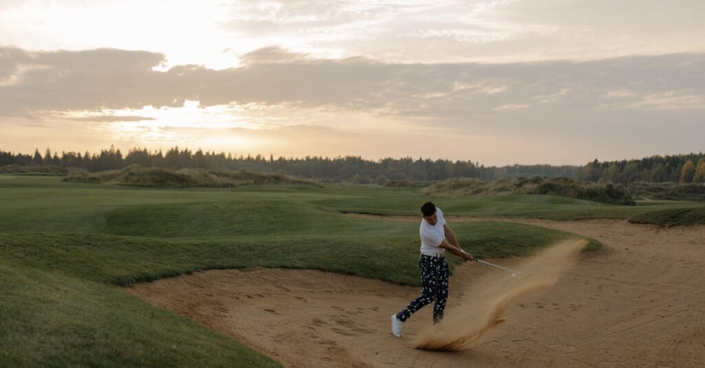 スコア100切りできないゴルファーが陥る練習の落とし穴を示すイメージ画像