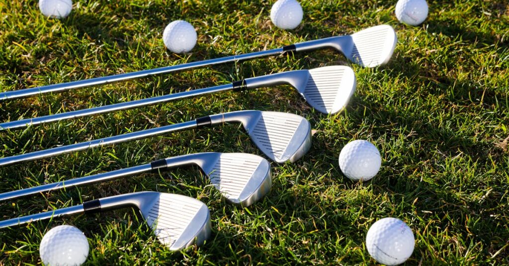 スコア100切りできないゴルファーが陥る練習の落とし穴を示すイメージ画像